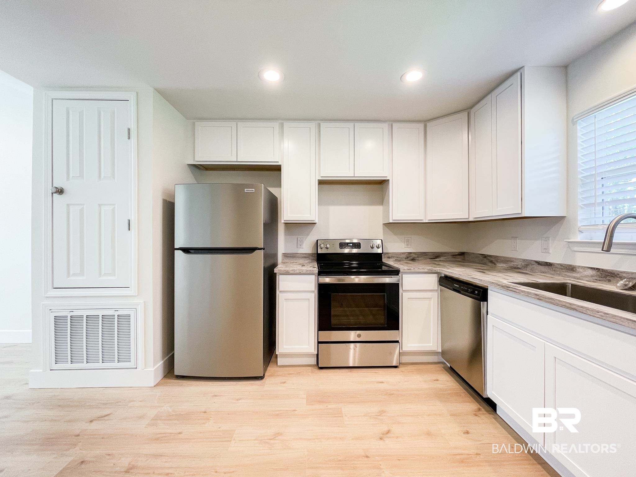 25121 Olive Street, Unit B Elberta, AL 36530 - Photo 8 of 21