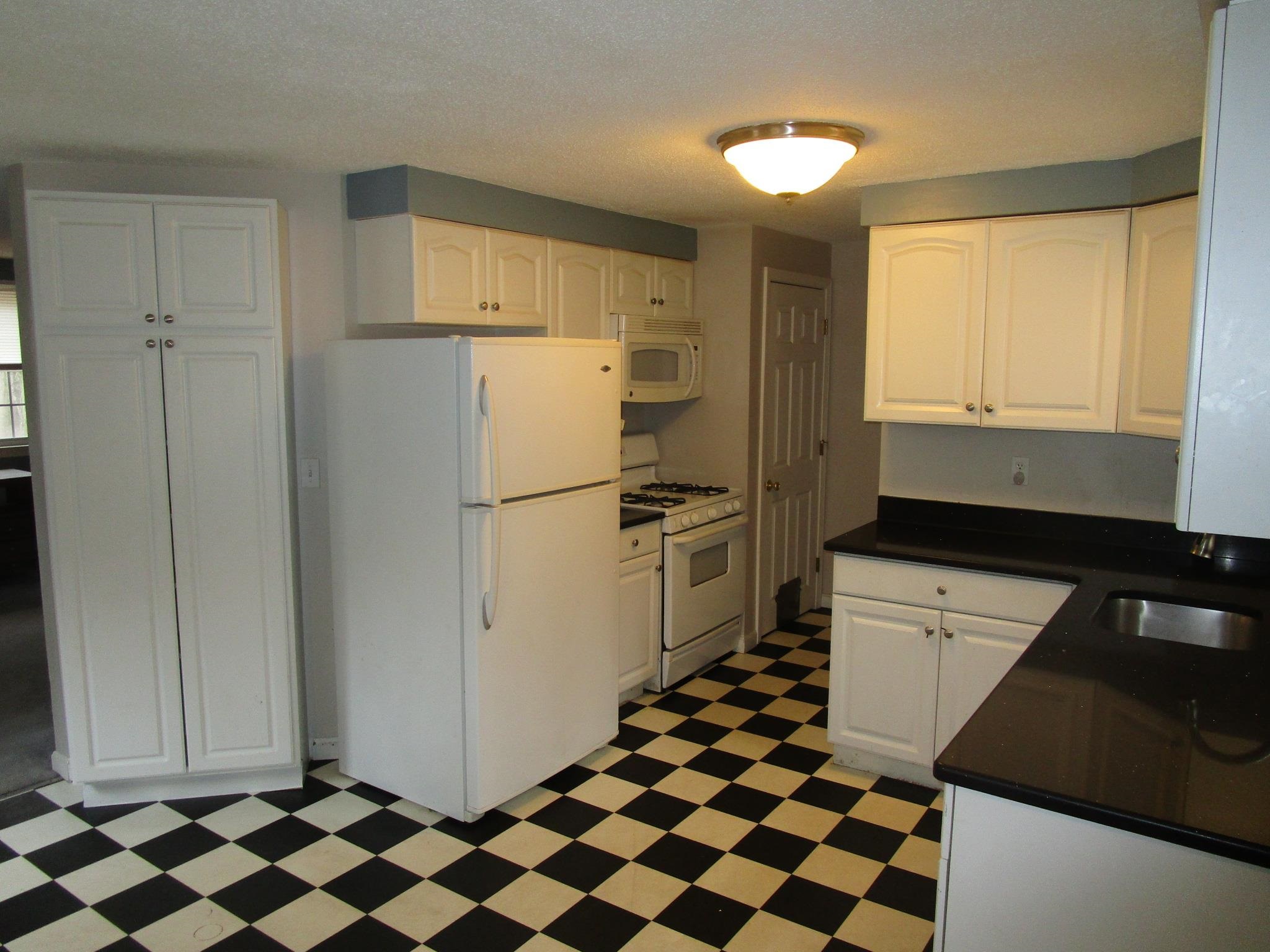 7 Patten Road Merrimack, NH 03054 - Photo 6 of 24