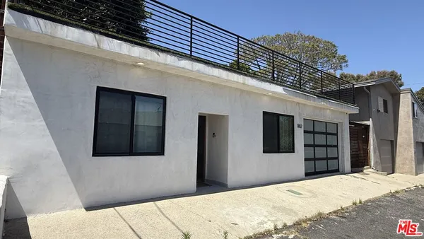$3,999 | 1812 1/2 Navy Street, Venice, CA 90291
