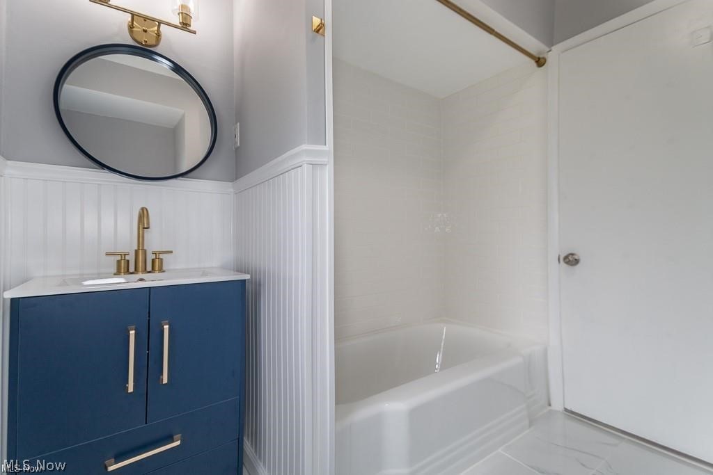 843 Millridge Road Cleveland, OH 44143 - Photo 23 of 35 Master Bath