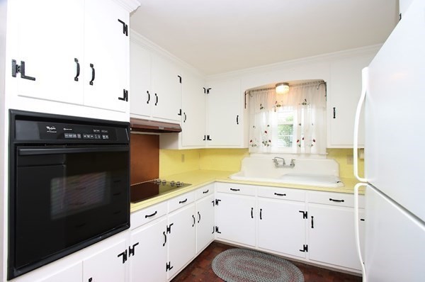 1446 Wilbraham Road Springfield, MA 01119 - Photo 14 of 37 Gallery Image 14