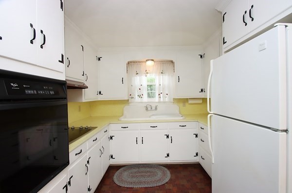 1446 Wilbraham Road Springfield, MA 01119 - Photo 15 of 37 Gallery Image 15