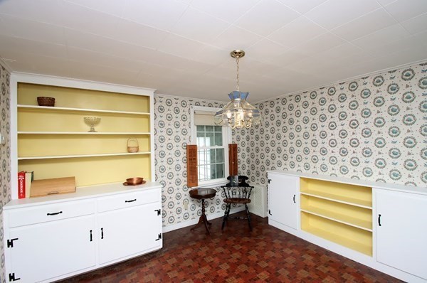 1446 Wilbraham Road Springfield, MA 01119 - Photo 17 of 37 Gallery Image 17