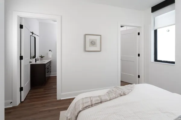 $5,400 | 600 East Henry Clay Street, Unit B1, Whitefish Bay, WI 53217