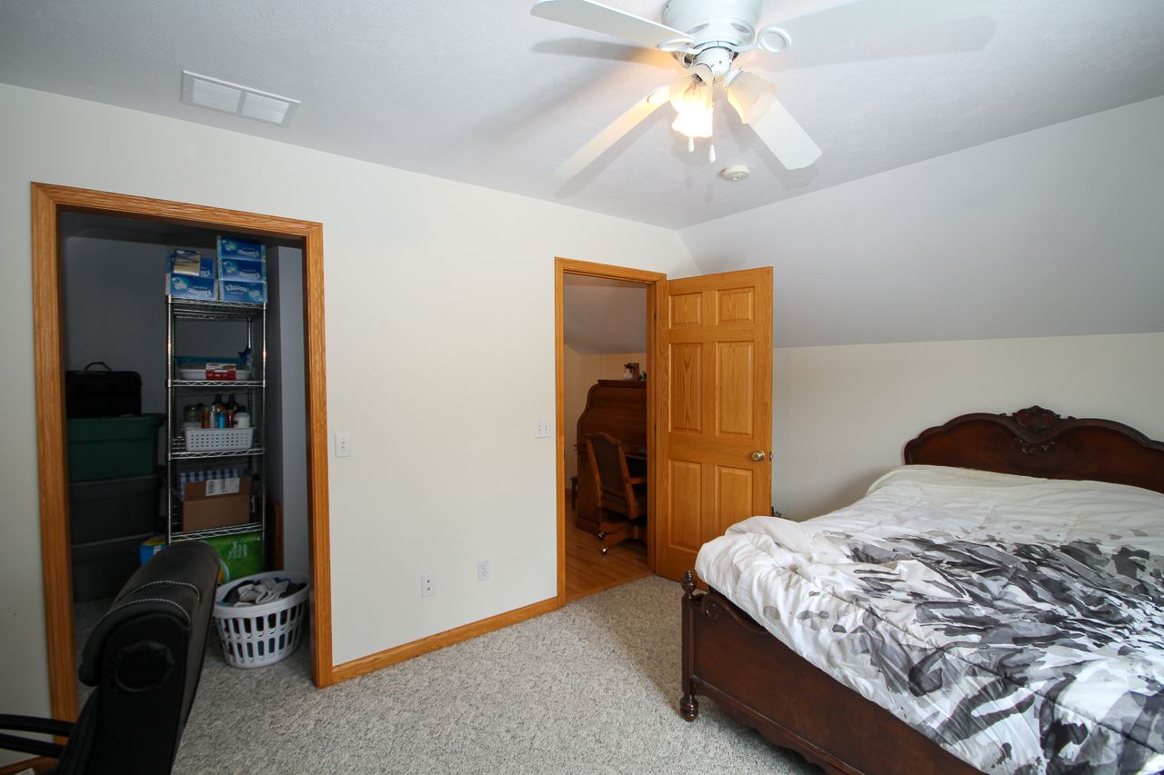 7585 Timber Rdg Way Blanchard, MI 49310 - Photo 23 of 55 1884162-22.JPG