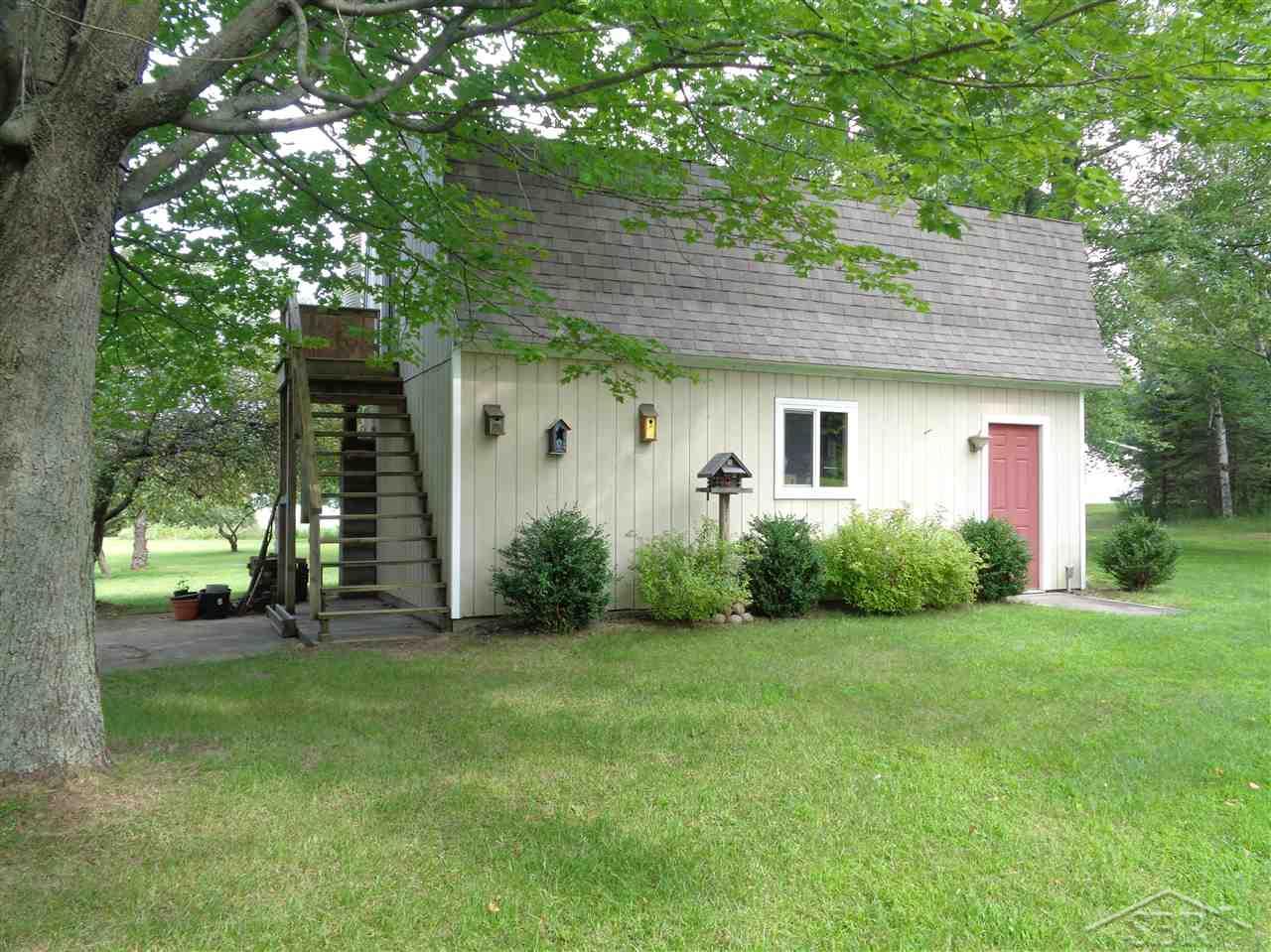 3939 East Tittabawassee Road Hemlock, MI 48626 - Photo 31 of 34 31329023-30.JPG