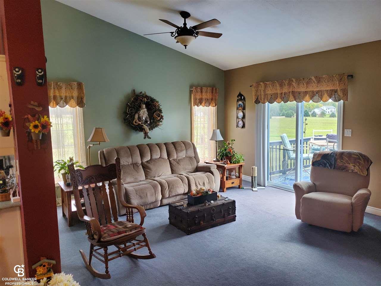 14081 Jeddo Road Yale, MI 48097 - Photo 7 of 45 Living Room View 1