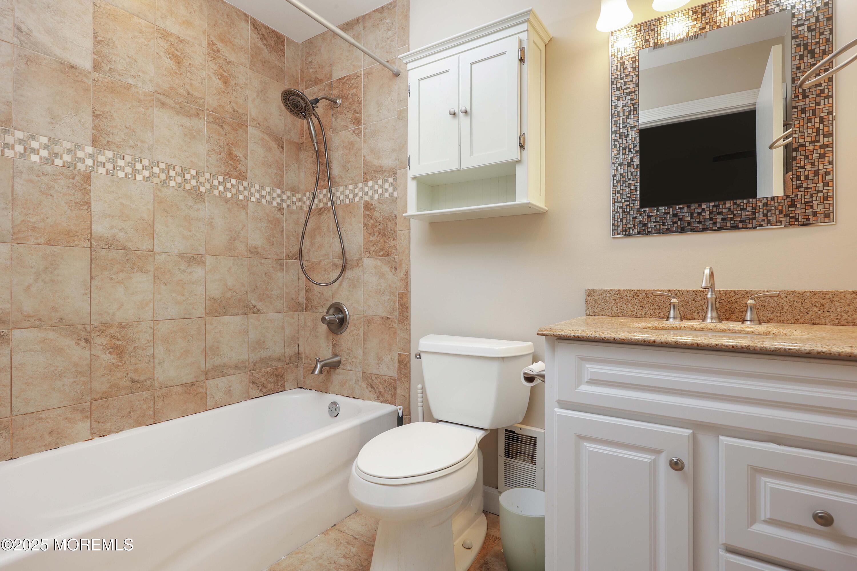 404 Brookview Court Howell, NJ 07731 - Photo 15 of 21 758A8956