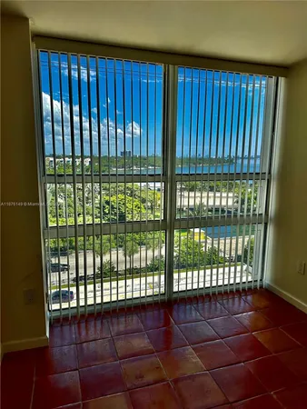 $2,750 | 600 Northeast 36th Street, Unit 814, Miami, FL 33137