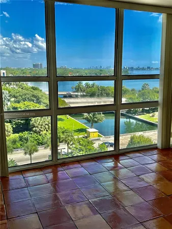 $2,750 | 600 Northeast 36th Street, Unit 814, Miami, FL 33137