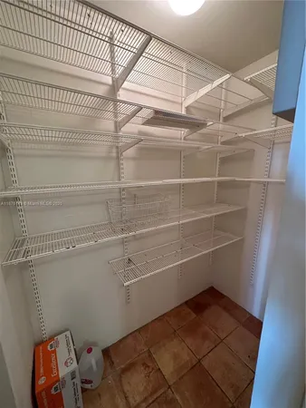 $2,750 | 600 Northeast 36th Street, Unit 814, Miami, FL 33137