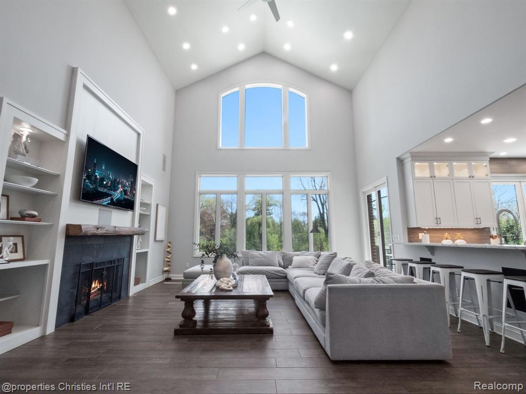 920 Southdown Road Bloomfield Hills, MI 48304 - Photo 12 of 64 Gallery Image 12