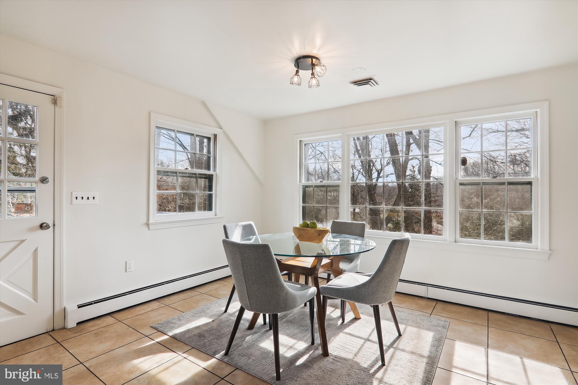 10601 Shady Circle Silver Spring, MD 20903 - Photo 10 of 36 Sunny bright breakfast nook