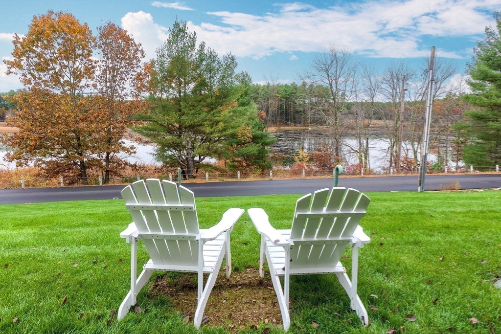 493 Taylor Road Stow, MA 01775 - Photo 4 of 40