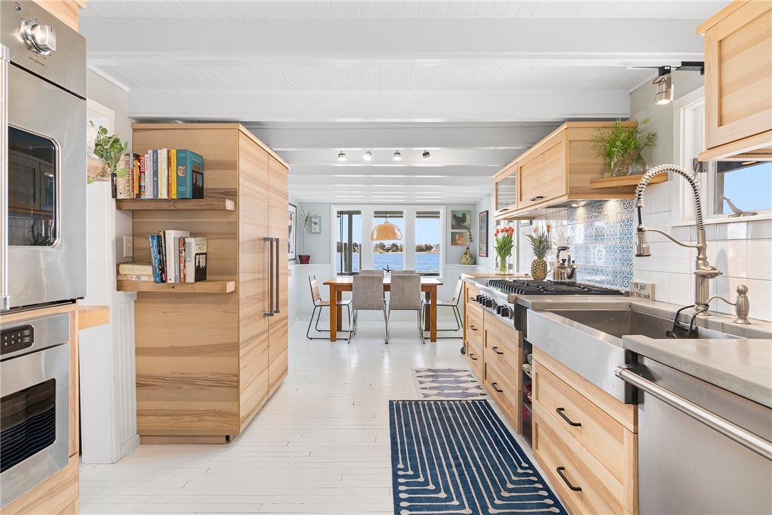 1597 Main Road Tiverton, RI 02878 - Photo 8 of 42