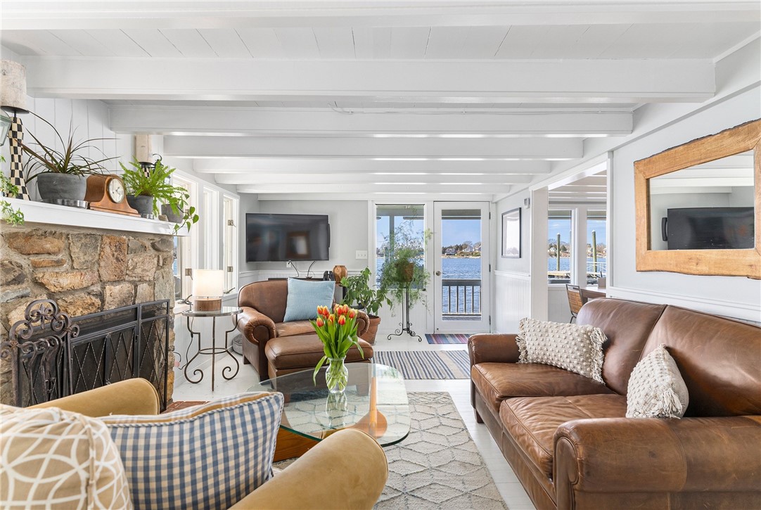 1597 Main Road Tiverton, RI 02878 - Photo 9 of 42