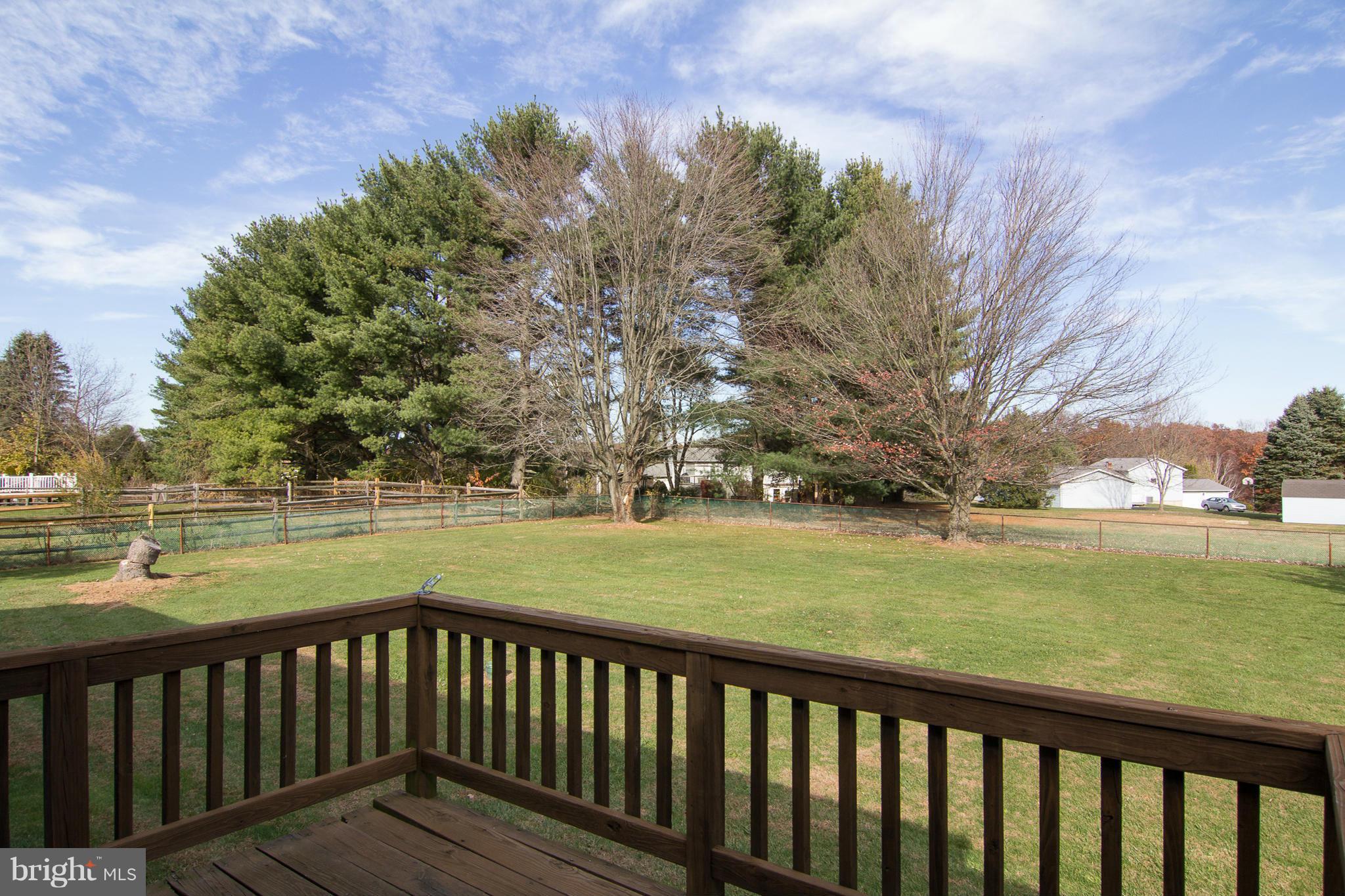 2514 Neudecker Road Westminster, MD 21157 - Photo 28 of 30 a balcony with an outdoor space