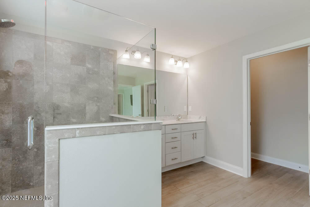 258 Thistleton Way Street St. Augustine, FL 32092 - Photo 18 of 39 Owners Suite Bathroom