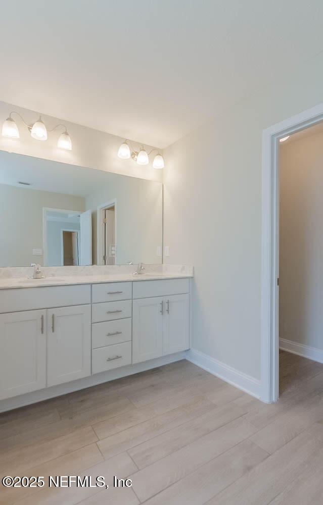 258 Thistleton Way Street St. Augustine, FL 32092 - Photo 20 of 39 Owners Suite Bathroom