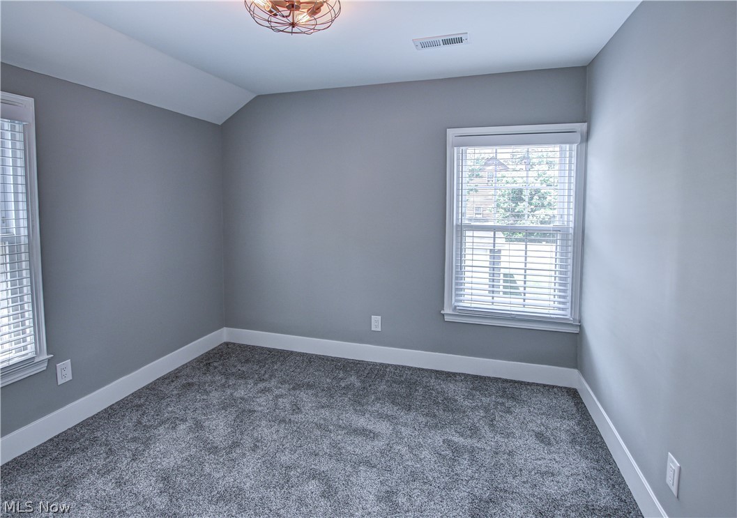 3632 Rolliston Road Cleveland, OH 44120 - Photo 15 of 35