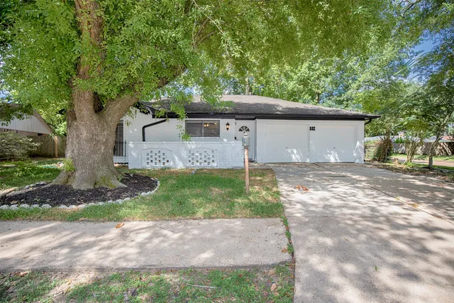 $2,250 | 802 Wavecrest Lane, Houston, TX 77062