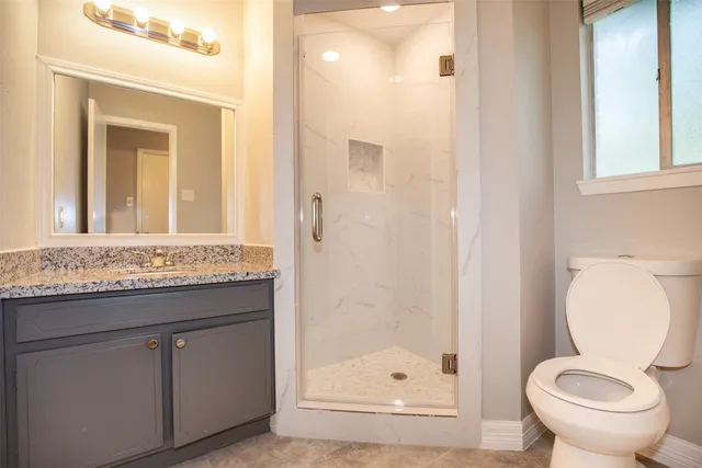 $2,250 | 802 Wavecrest Lane, Houston, TX 77062