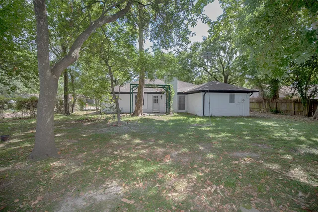 $2,250 | 802 Wavecrest Lane, Houston, TX 77062