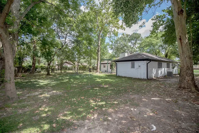 $2,250 | 802 Wavecrest Lane, Houston, TX 77062