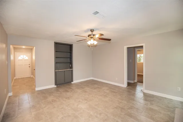 $2,250 | 802 Wavecrest Lane, Houston, TX 77062