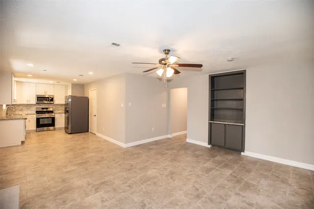 $2,250 | 802 Wavecrest Lane, Houston, TX 77062