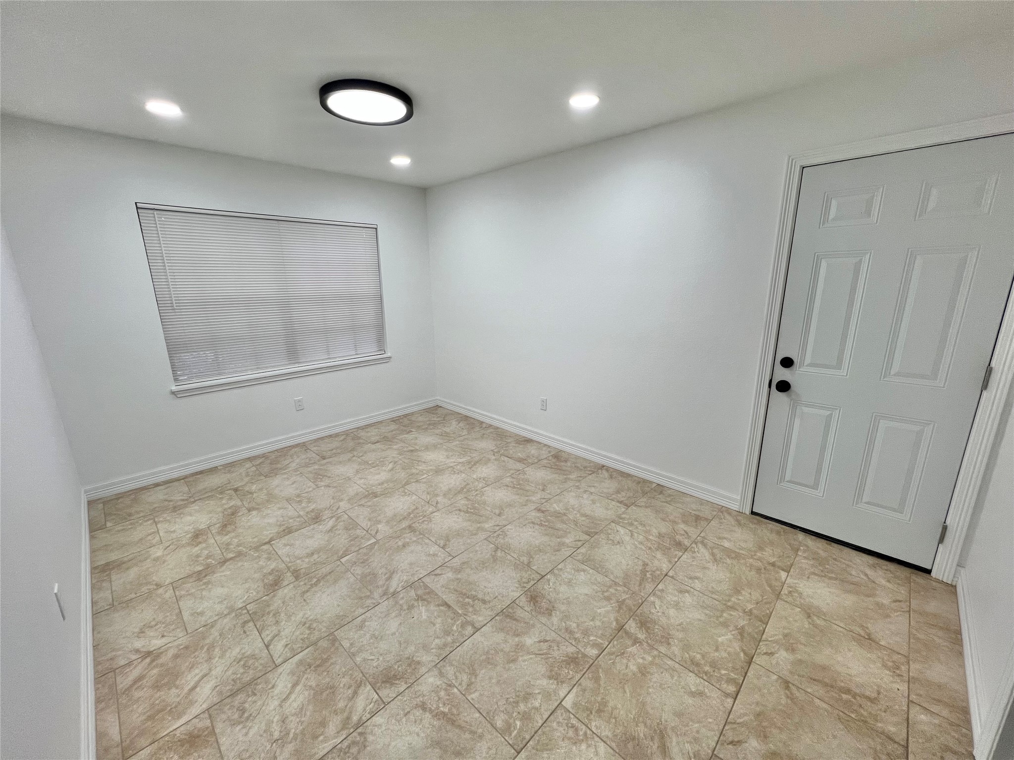 5 Colony Drive Angleton, TX 77515 - Photo 23 of 34 a view of an empty room