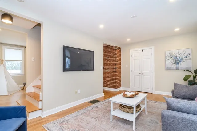 $848,000 | 4 Willow Street, Natick, MA 01760