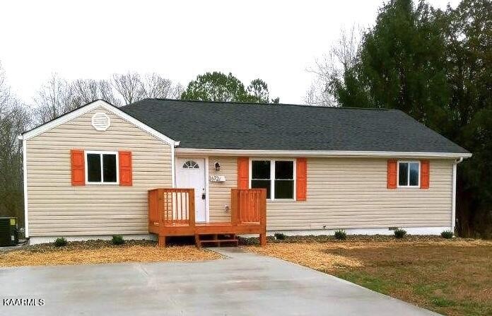 672 Swan Pond Cir Road Harriman, TN 37748 - Photo 3 of 30