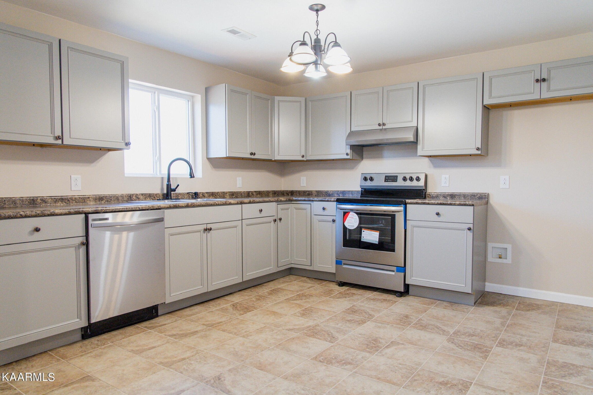 672 Swan Pond Cir Road Harriman, TN 37748 - Photo 5 of 30