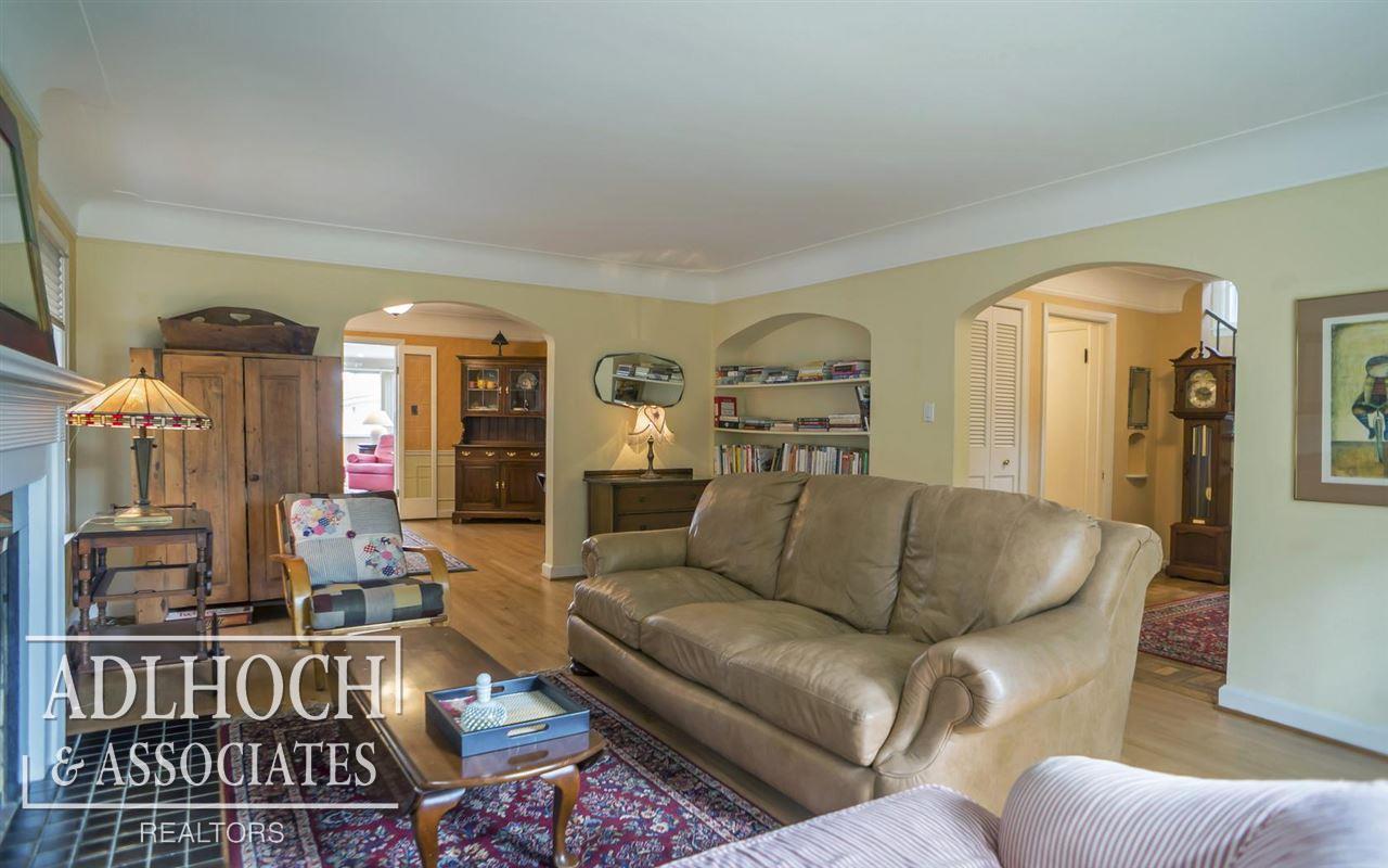 272 Merriweather Road Grosse Pointe Farms, MI 48236 - Photo 5 of 18