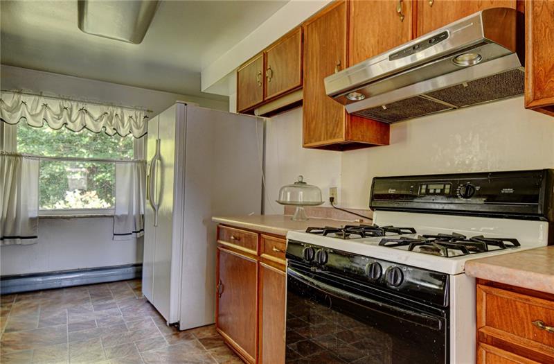 270 West Allegheny Road Imperial, PA 15126 - Photo 6 of 20 Gallery Image 6