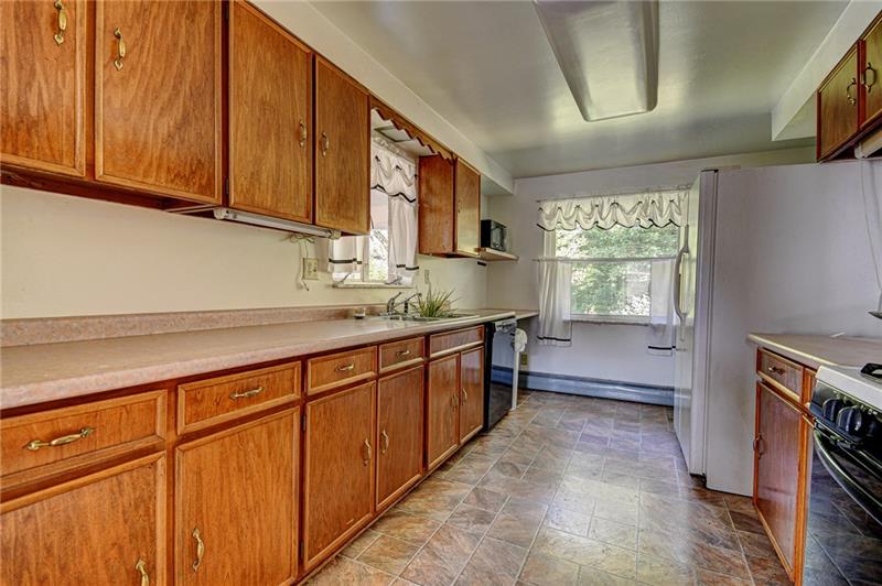 270 West Allegheny Road Imperial, PA 15126 - Photo 7 of 20 Gallery Image 7
