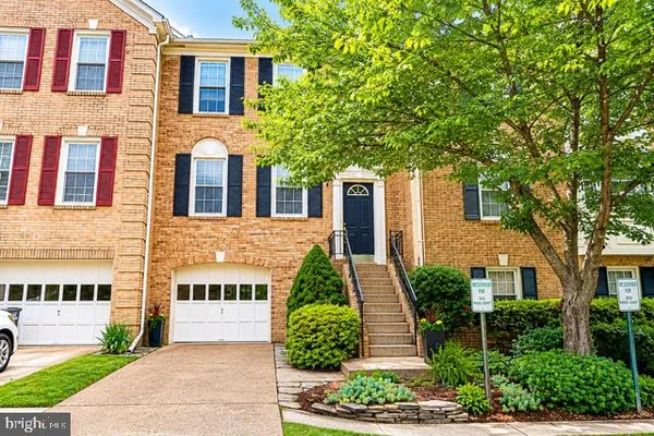 $865,000 | 2022 Pieris Court, Vienna, VA 22182