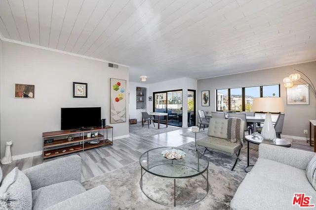 $749,000 | 647 Wilcox Avenue, Unit 3G, Los Angeles, CA 90004