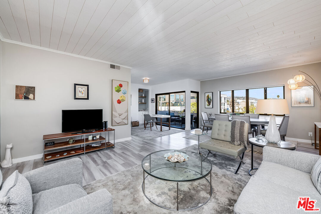 647 Wilcox Avenue, Unit 3G Los Angeles, CA 90004 - Photo 1 of 29