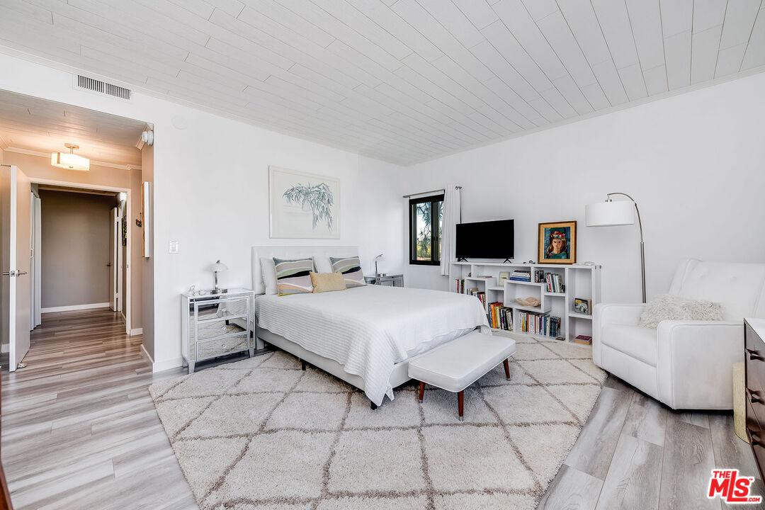 647 Wilcox Avenue, Unit 3G Los Angeles, CA 90004 - Photo 18 of 29