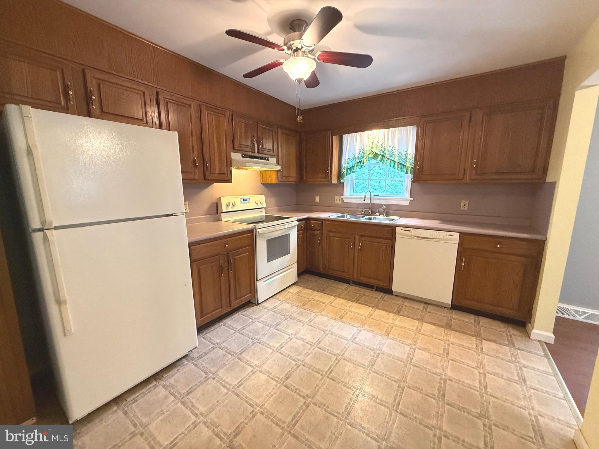 4951 Bossler Road Elizabethtown, PA 17022 - Photo 11 of 43 Gallery Image 11