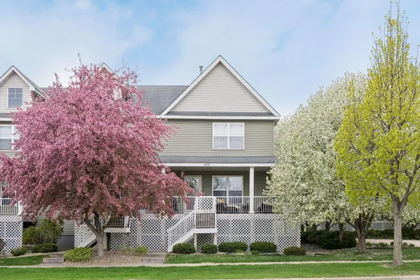 $275,000 | 2898 Clover Ridge Drive, Chaska, MN 55318