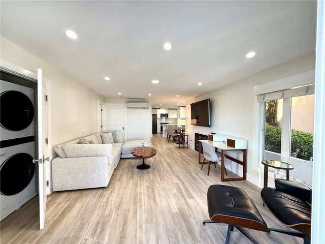 $7,995 | 827 Cliff Drive, Laguna Beach, CA 92651