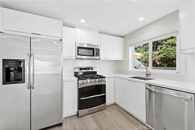 $7,995 | 827 Cliff Drive, Laguna Beach, CA 92651