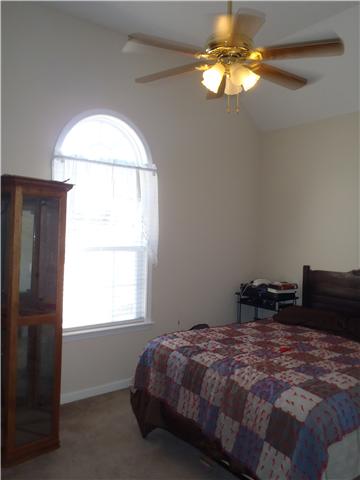 4205 Highship Road Murfreesboro, TN 37130 - Photo 9 of 14 Guest bedroom