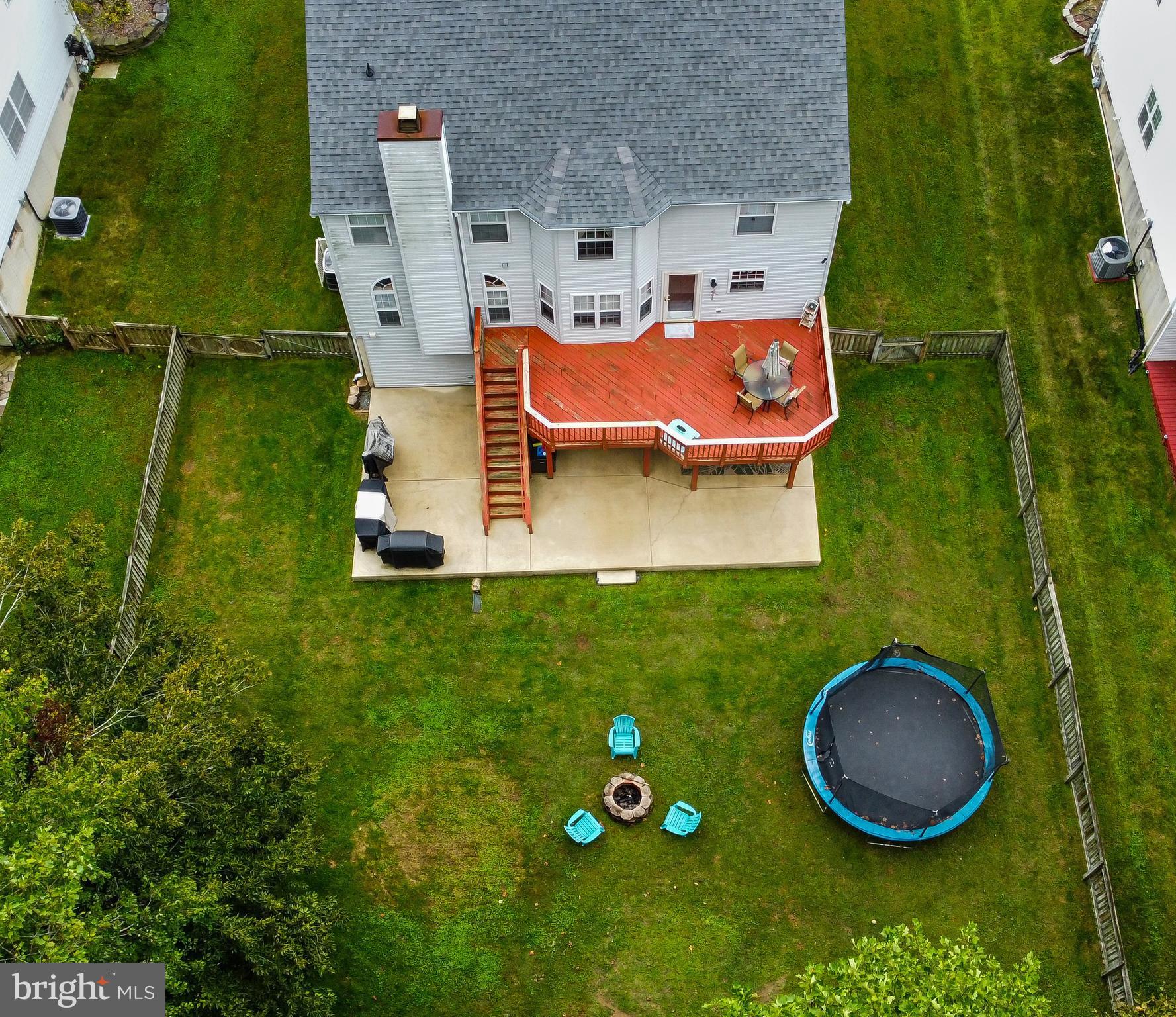 Spacious backyard
