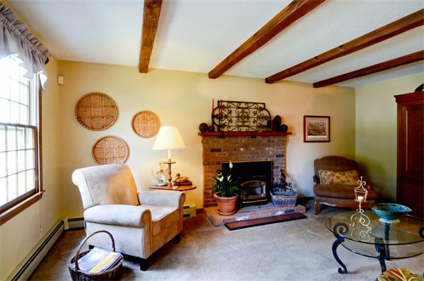 10 Wayne Road Milford, MA 01757 - Photo 4 of 15 Gallery Image 4