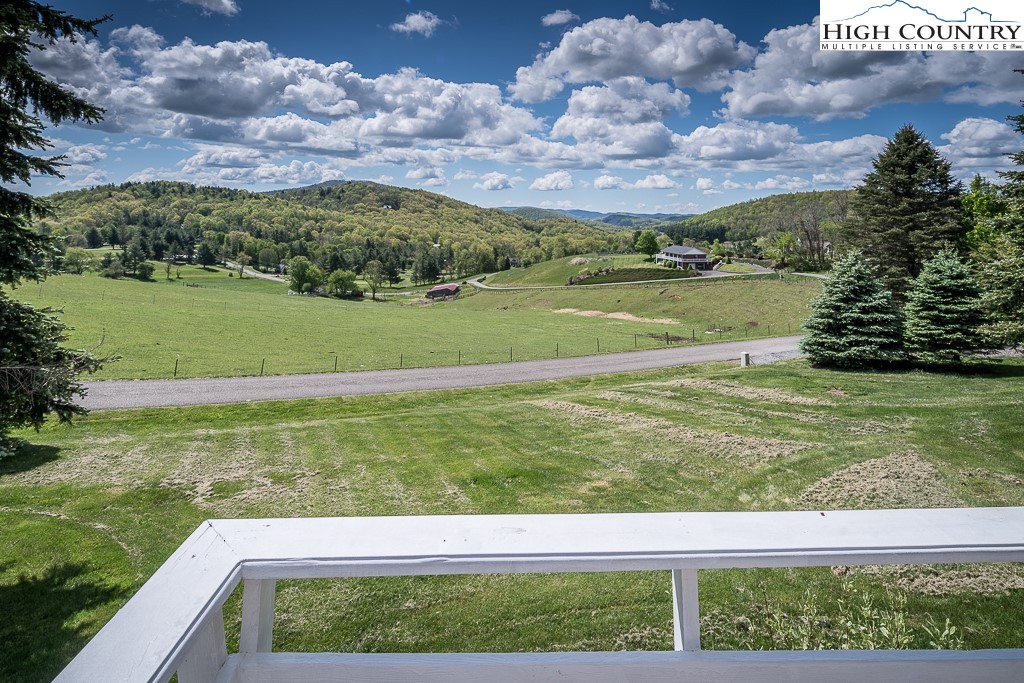 357 Fox Ridge Drive West Jefferson, NC 28694 - Photo 4 of 45 Gallery Image 4