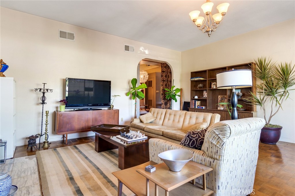 4220 Toland Way Los Angeles, CA 90065 - Photo 12 of 45